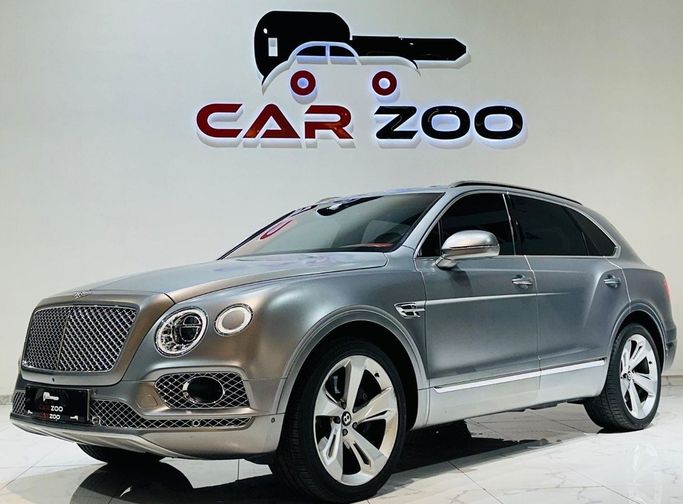 مستعملة Bentley Bentayga I, 6.0 l, 2017 في في دبي من Carzoo Used Cars Trading، اللون فضي. مواصفات الخليج | AUTO.AE | إعلان #264334