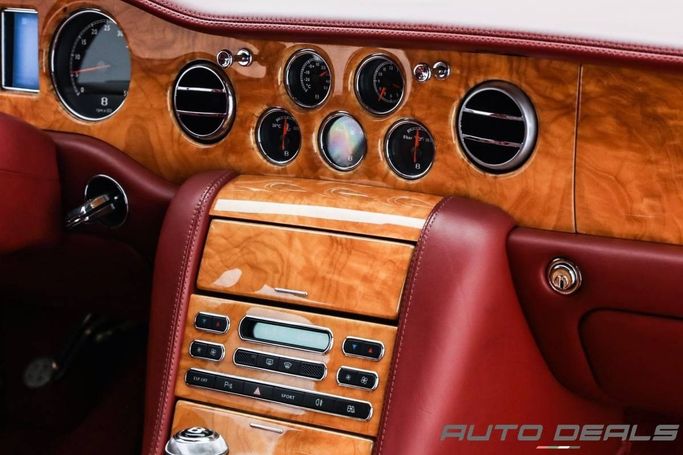 Подержанный Bentley Brooklands II, 6.8 л, 2009 в Дубае от AUTO DEALS Черный цвет. GCC | AUTO.AE