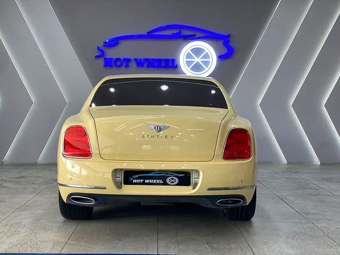 Подержанный Bentley Continental Flying Spur, 6.0 л, 2012 в Дубае от Hot Wheel Used Motors Бежевый цвет. GCC | AUTO.AE
