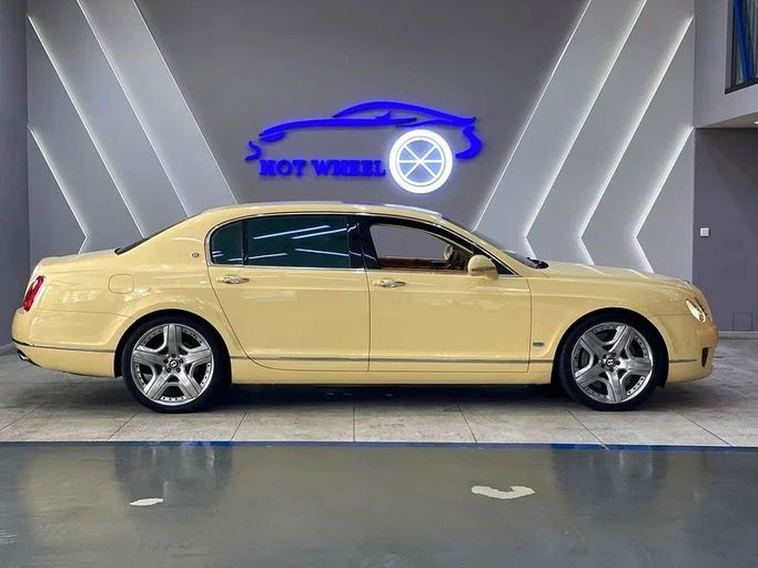 Подержанный Bentley Continental Flying Spur, 6.0 л, 2012 в Дубае от Hot Wheel Used Motors Бежевый цвет. GCC | AUTO.AE