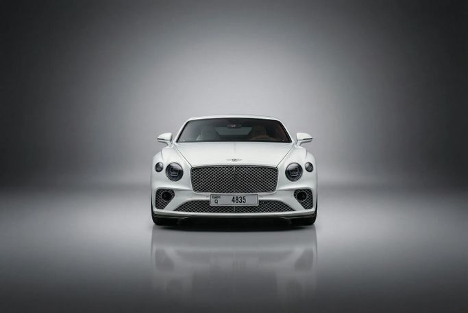 Bentley Continental GT S ثالثاً, 2023 رجال الأعمال كوبيه للتأجير في في دبي من Rotana Star Rent a Car، اللون أبيض | AUTO.AE