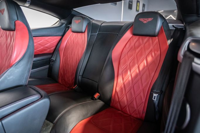 Подержанный Bentley Continental GT II Рестайлинг, 4.0 л, 2015 в Дубае от C7 Motors Белый цвет.  | AUTO.AE