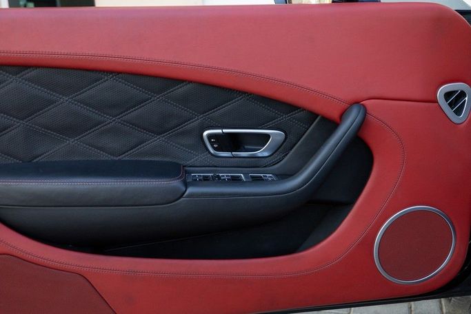 Подержанный Bentley Continental GT II, 6.0 л, 2013 в Дубае от Linda Cars Черный цвет. GCC | AUTO.AE