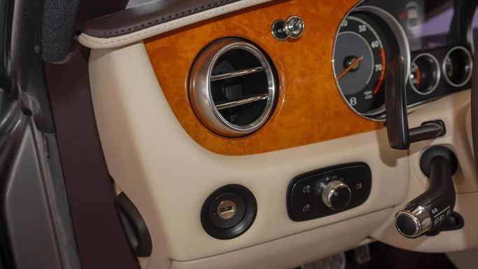 Подержанный Bentley Continental GT II, 4.0 л, 2013 в Дубае от Ibitisam Motors Серый цвет.  | AUTO.AE