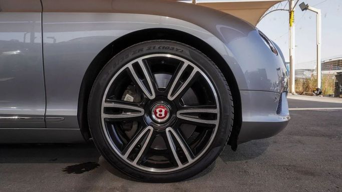 Подержанный Bentley Continental GT II, 4.0 л, 2013 в Дубае от Ibitisam Motors Серый цвет.  | AUTO.AE