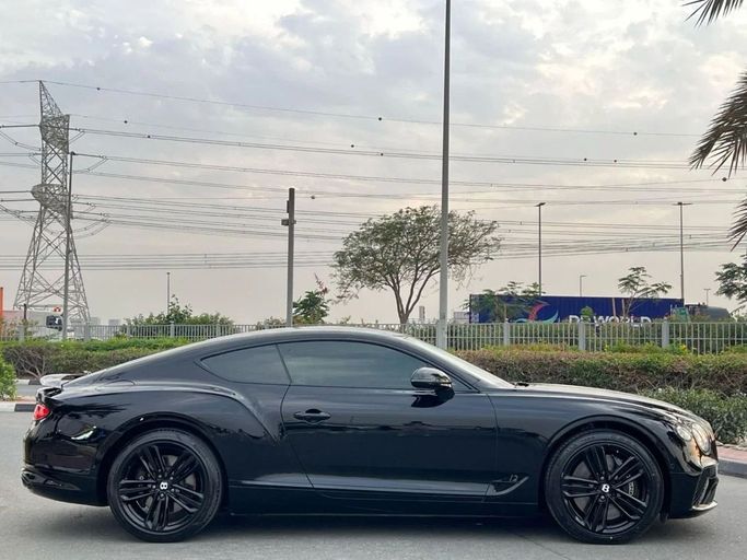 Подержанный Bentley Continental GT III, 6.0 л, 2019 в Дубае от Drivenchy Motors Черный цвет. GCC | AUTO.AE