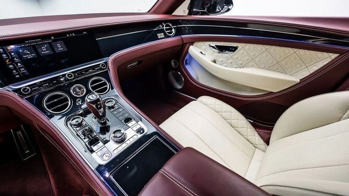 Used Bentley Continental GT III, 6.0 l, 2019 in Dubai by Al Ain Class Motors, Black color. European Specs | AUTO.AE