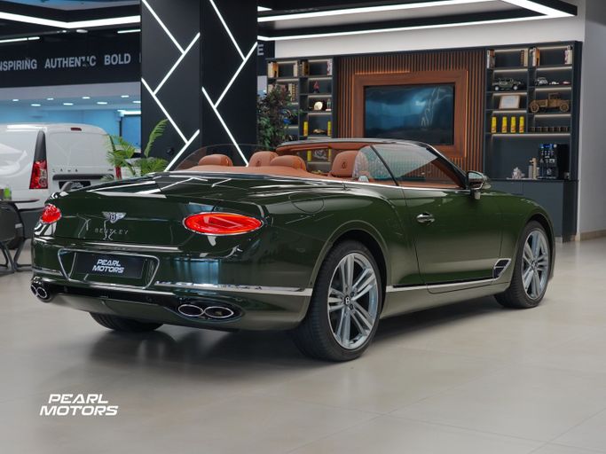 Новый Bentley Continental GT III, 4.0 л, 2023 в Дубае от Pearl Motors Зеленый цвет. Европейская | AUTO.AE