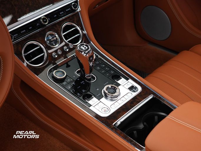 Новый Bentley Continental GT III, 4.0 л, 2023 в Дубае от Pearl Motors Зеленый цвет. Европейская | AUTO.AE