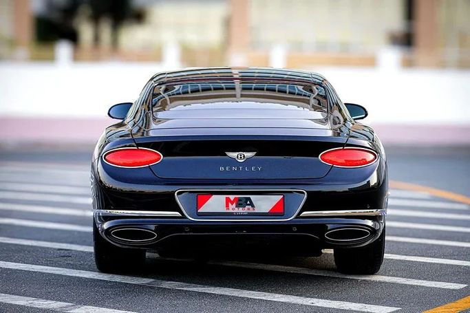 Подержанный Bentley Continental GT III, 4.0 л, 2019 в Дубае от MBA Motors Черный цвет. Европейская | AUTO.AE