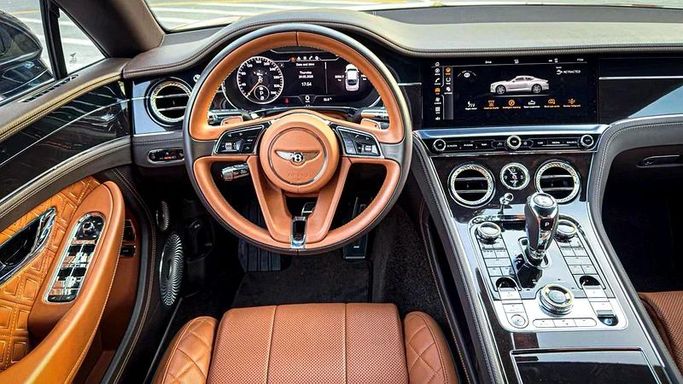 Подержанный Bentley Continental GT III, 6.0 л, 2020 в Дубае от MBA Motors Черный цвет. Европейская | AUTO.AE