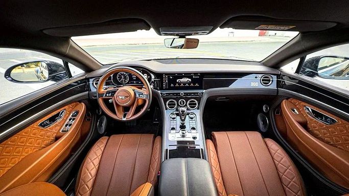 Подержанный Bentley Continental GT III, 6.0 л, 2020 в Дубае от MBA Motors Черный цвет. Европейская | AUTO.AE