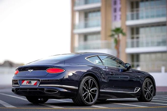 Подержанный Bentley Continental GT III, 6.0 л, 2020 в Дубае от MBA Motors Черный цвет. Европейская | AUTO.AE