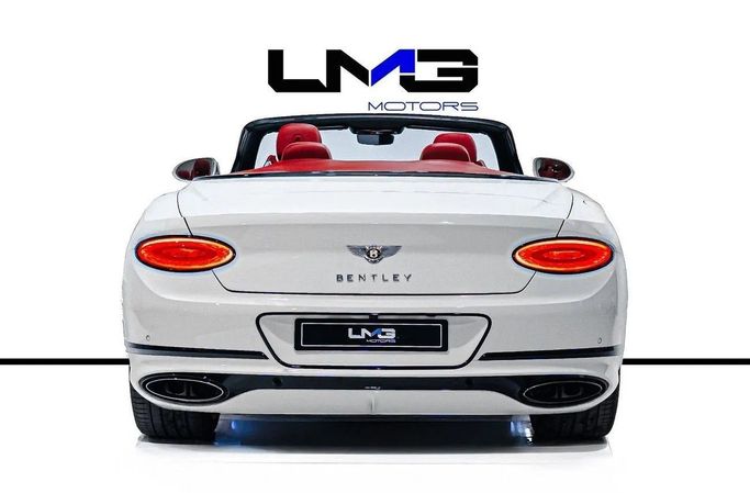 Подержанный Bentley Continental GT III, 6.0 л, 2019 в Дубае от LMG Motors Белый цвет.  | AUTO.AE