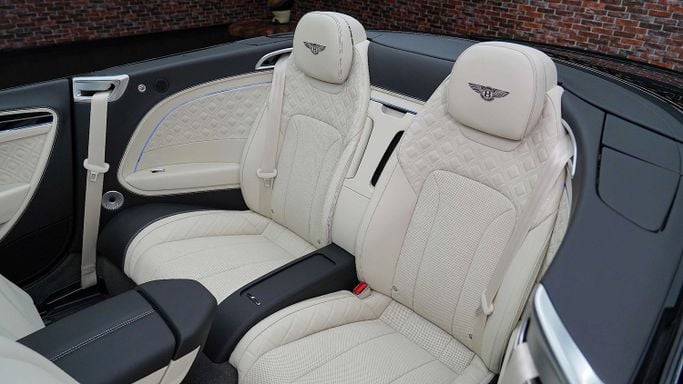 Новый Bentley Continental GT III, 4.0 л, 2023 в Дубае от Dourado Luxury Car Зеленый цвет. Европейская | AUTO.AE
