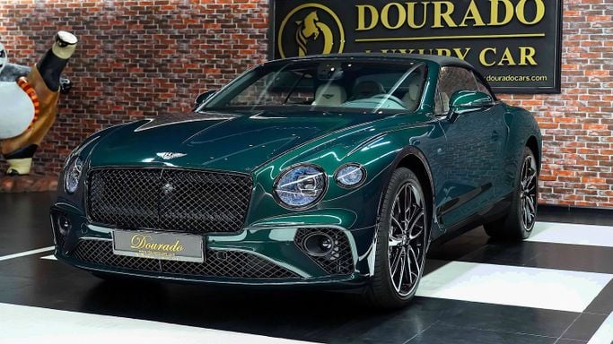 Новый Bentley Continental GT III, 4.0 л, 2023 в Дубае от Dourado Luxury Car Зеленый цвет. Европейская | AUTO.AE