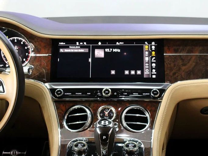 Подержанный Bentley Continental GT III, 6.0 л, 2022 в Дубае от Hot Wheel Used Motors Белый цвет. Other | AUTO.AE