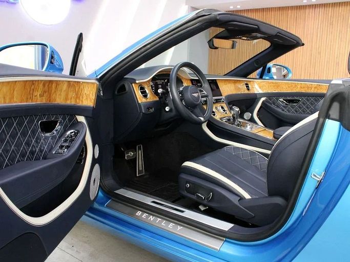 Подержанный Bentley Continental GT Speed III, 6.0 л, 2022 в Дубае от Hot Wheel Used Motors Голубой цвет. Other | AUTO.AE