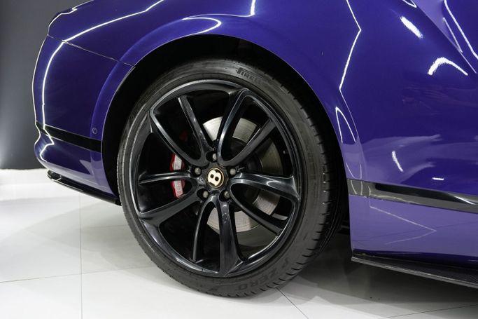 Подержанный Bentley Continental GT III, 6.0 л, 2020 в Дубае от Sanam Cars Синий цвет. GCC | AUTO.AE