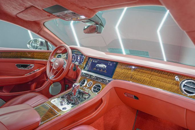 Подержанный Bentley Continental GT III, 6.0 л, 2020 в Дубае от Sanam Cars Серый цвет. GCC | AUTO.AE