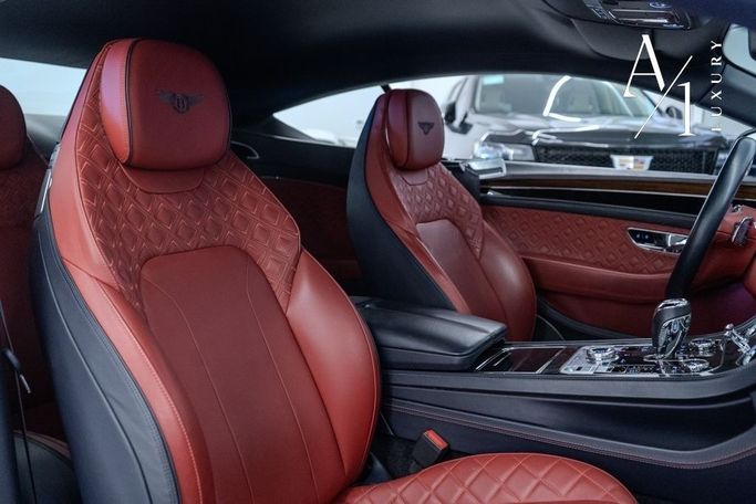 Подержанный Bentley Continental GT III, 6.0 л, 2019 в Дубае от A1 Luxury Motors Синий цвет. GCC | AUTO.AE