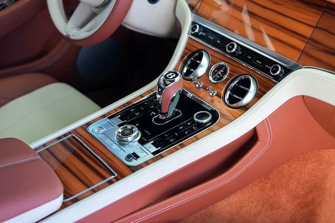 Used Bentley Continental GT III, 4.0 l, 2022 in Dubai by Exotic Cars, Teal color. GCC Specs | AUTO.AE