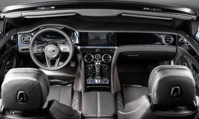 Подержанный Bentley Continental GT Speed III, 6.0 л, 2022 в Дубае от The Car Superstore Другой цвет цвет. Европейская | AUTO.AE