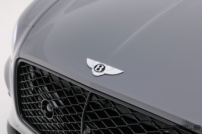 Подержанный Bentley Continental GT Speed IV, 4.0 л, 2025 в Дубае от AUTO DEALS Серый цвет. Европейская | AUTO.AE