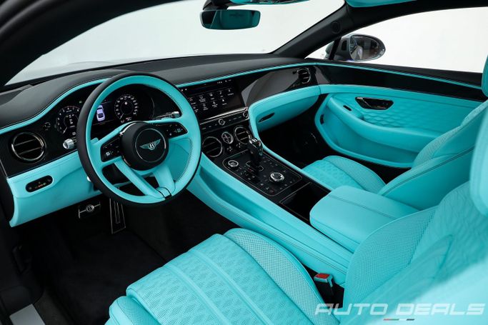 Подержанный Bentley Continental GT Speed IV, 4.0 л, 2025 в Дубае от AUTO DEALS Серый цвет. Европейская | AUTO.AE