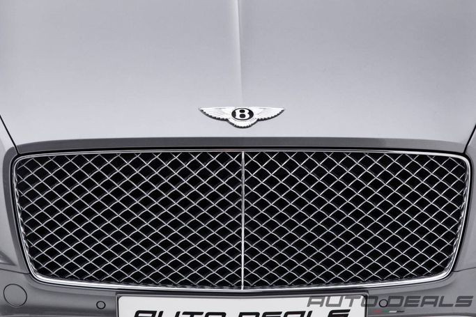 Подержанный Bentley Continental GT III, 6.0 л, 2019 в Дубае от AUTO DEALS Серебристый цвет. GCC | AUTO.AE