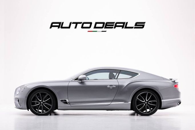 Подержанный Bentley Continental GT III, 6.0 л, 2019 в Дубае от AUTO DEALS Серебристый цвет. GCC | AUTO.AE