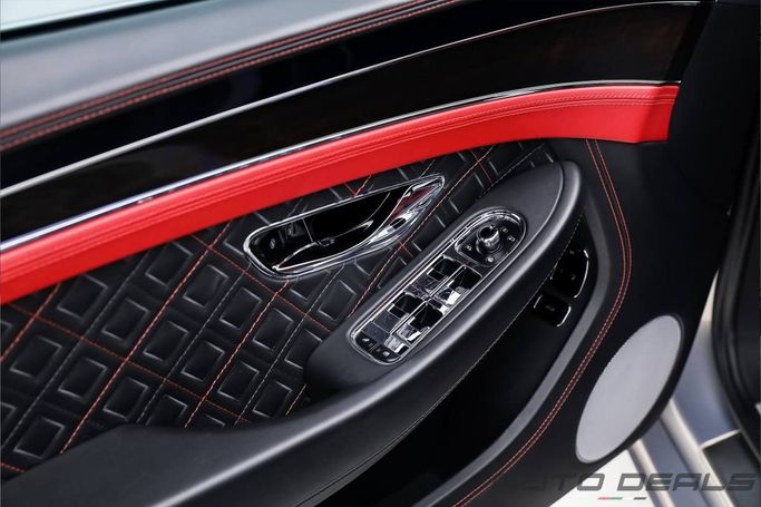 Подержанный Bentley Continental GT III, 6.0 л, 2019 в Дубае от AUTO DEALS Серебристый цвет. GCC | AUTO.AE