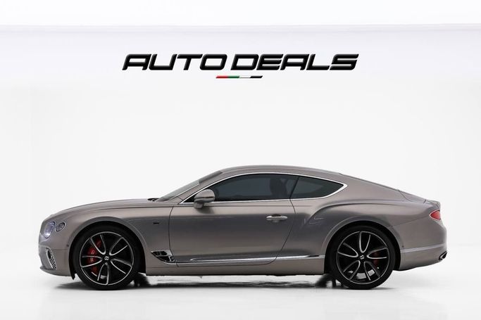 Подержанный Bentley Continental GT III, 6.0 л, 2019 в Дубае от AUTO DEALS Серебристый цвет. GCC | AUTO.AE
