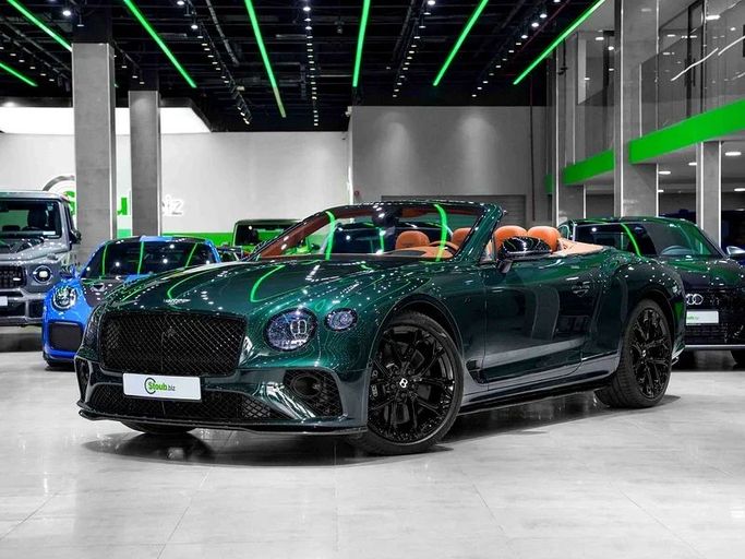 Новый Bentley Continental GT III, 4.0 л, 2023 в Дубае от Stoub.biz Зеленый цвет. Европейская | AUTO.AE
