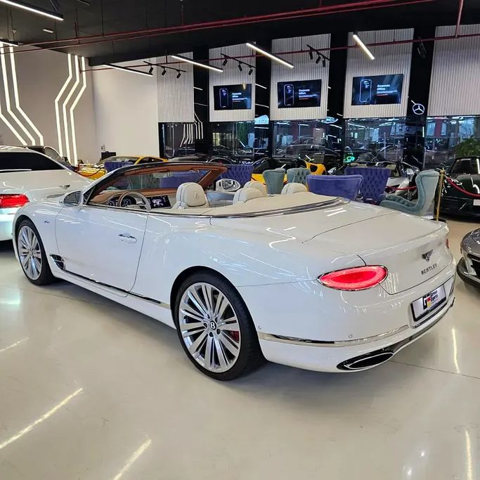 Подержанный Bentley Continental GT Speed III, 6.0 л, 2023 в ОАЭ, Дубай от GE Motors Белый цвет. Европейская | AUTO.AE | Объявление #295584 — фото 8 из 14