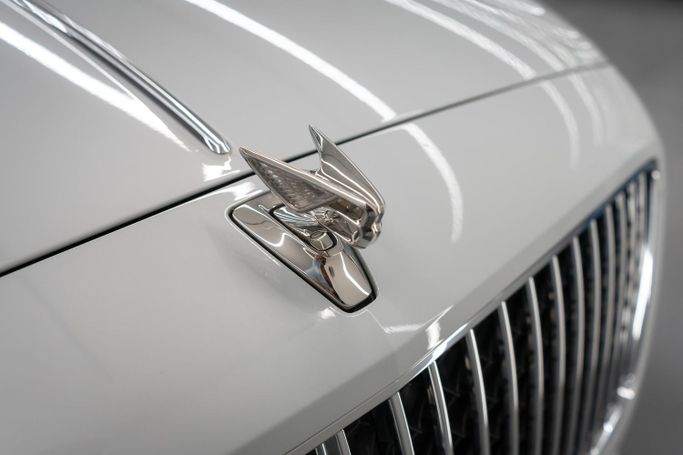 Bentley Flying Spur III, 2020 business sedan for rent in Dubai by POF RENTAL, silver color | AUTO.AE