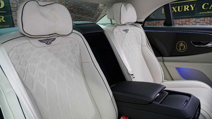 Новый Bentley Flying Spur III, 6.0 л, 2023 в Дубае от Dourado Luxury Car Черный цвет. Европейская | AUTO.AE