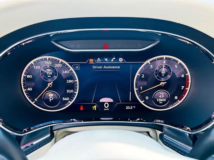 Подержанный Bentley Flying Spur III, 6.0 л, 2020 в Дубае от Mirza Automobile FZE Голубой цвет. Японская | AUTO.AE