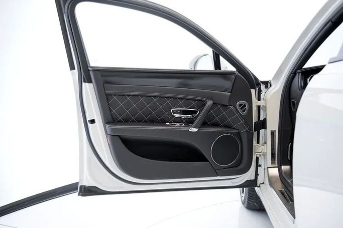 Used Bentley Flying Spur II, 6.0 l, 2018 in Dubai by Exotic Cars, White color. Other | AUTO.AE