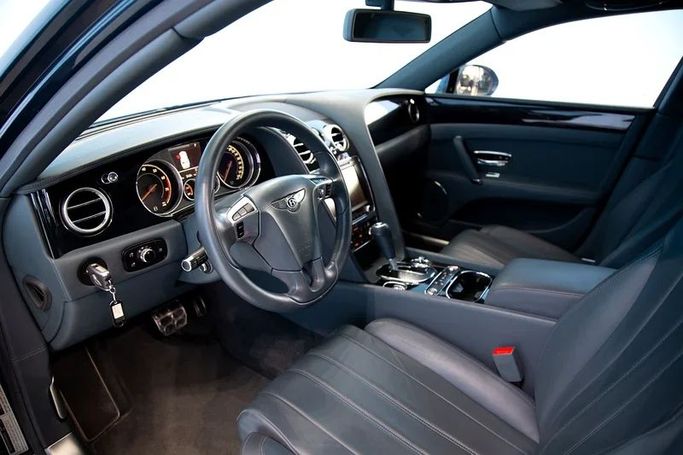 Used Bentley Flying Spur II, 4.0 l, 2016 in Dubai by Exotic Cars, Blue color. GCC Specs | AUTO.AE