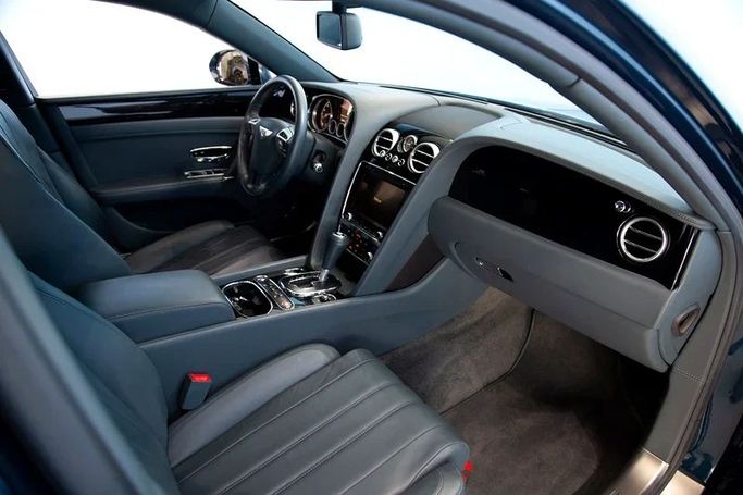 Used Bentley Flying Spur II, 4.0 l, 2016 in Dubai by Exotic Cars, Blue color. GCC Specs | AUTO.AE