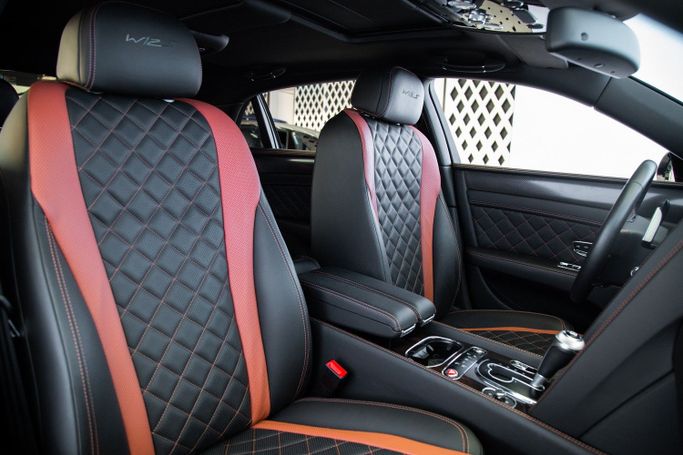 Used Bentley Flying Spur II, 6.0 l, 2017 in Dubai by Exotic Cars, Black color. Other | AUTO.AE