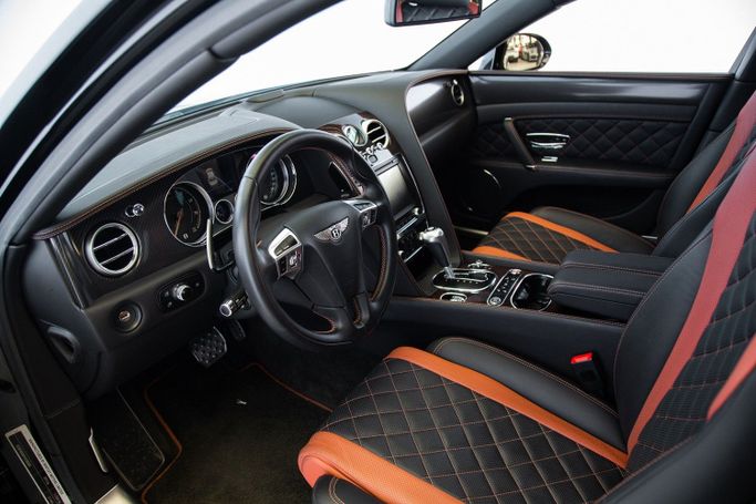 Used Bentley Flying Spur II, 6.0 l, 2017 in Dubai by Exotic Cars, Black color. Other | AUTO.AE