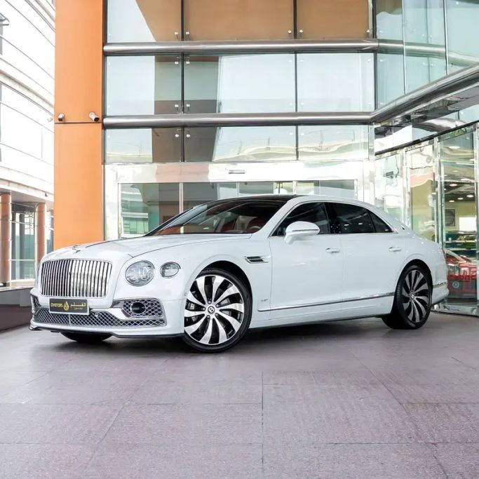 مستعملة Bentley Flying Spur ثالثاً, 6.0 l, 2020 في في دبي من Q Motors، اللون أبيض. مواصفات الخليج | AUTO.AE | إعلان #263621
