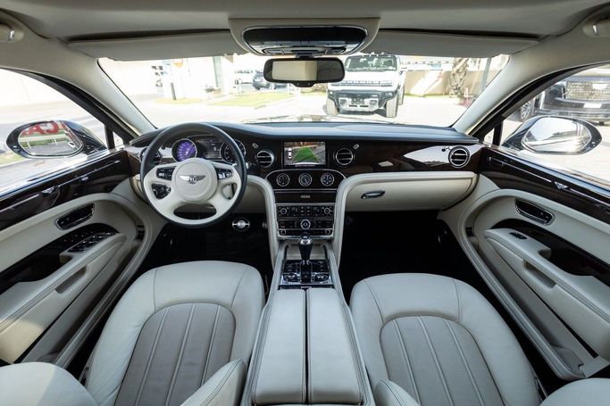 Used Bentley Mulsanne II, 6.8 l, 2016 in Dubai by Linda Cars, Black color. GCC Specs | AUTO.AE