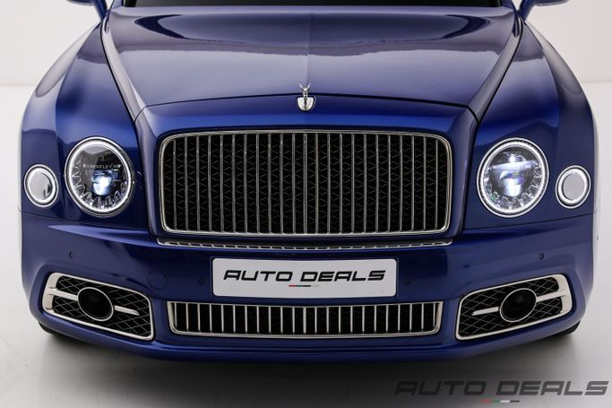 Подержанный Bentley Mulsanne Speed II Рестайлинг, 6.8 л, 2017 в Дубае от AUTO DEALS Синий цвет. GCC | AUTO.AE