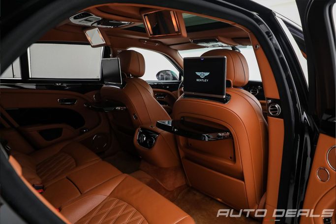 Подержанный Bentley Mulsanne Speed II Рестайлинг, 6.8 л, 2019 в Дубае от AUTO DEALS Черный цвет. GCC | AUTO.AE