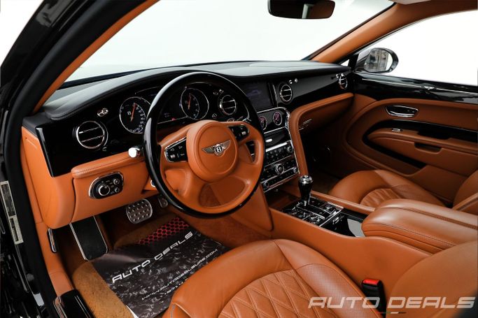 Подержанный Bentley Mulsanne Speed II Рестайлинг, 6.8 л, 2019 в Дубае от AUTO DEALS Черный цвет. GCC | AUTO.AE