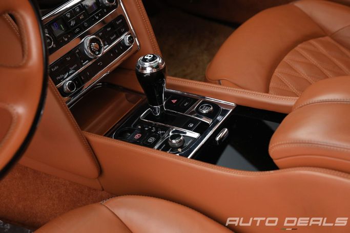 Подержанный Bentley Mulsanne Speed II Рестайлинг, 6.8 л, 2019 в Дубае от AUTO DEALS Черный цвет. GCC | AUTO.AE