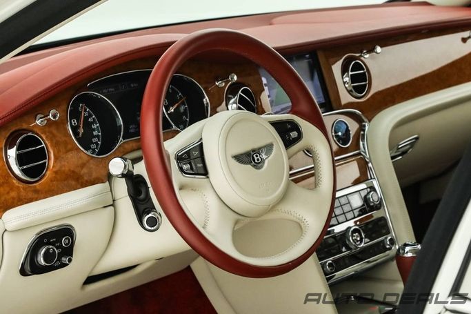 Подержанный Bentley Mulsanne II, 6.8 л, 2011 в Дубае от AUTO DEALS Белый цвет. GCC | AUTO.AE